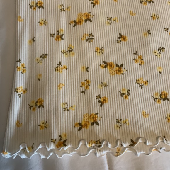 Girl’s Old Navy size L 10/12 thin ribbed fitted shirt - Picture 2 of 5